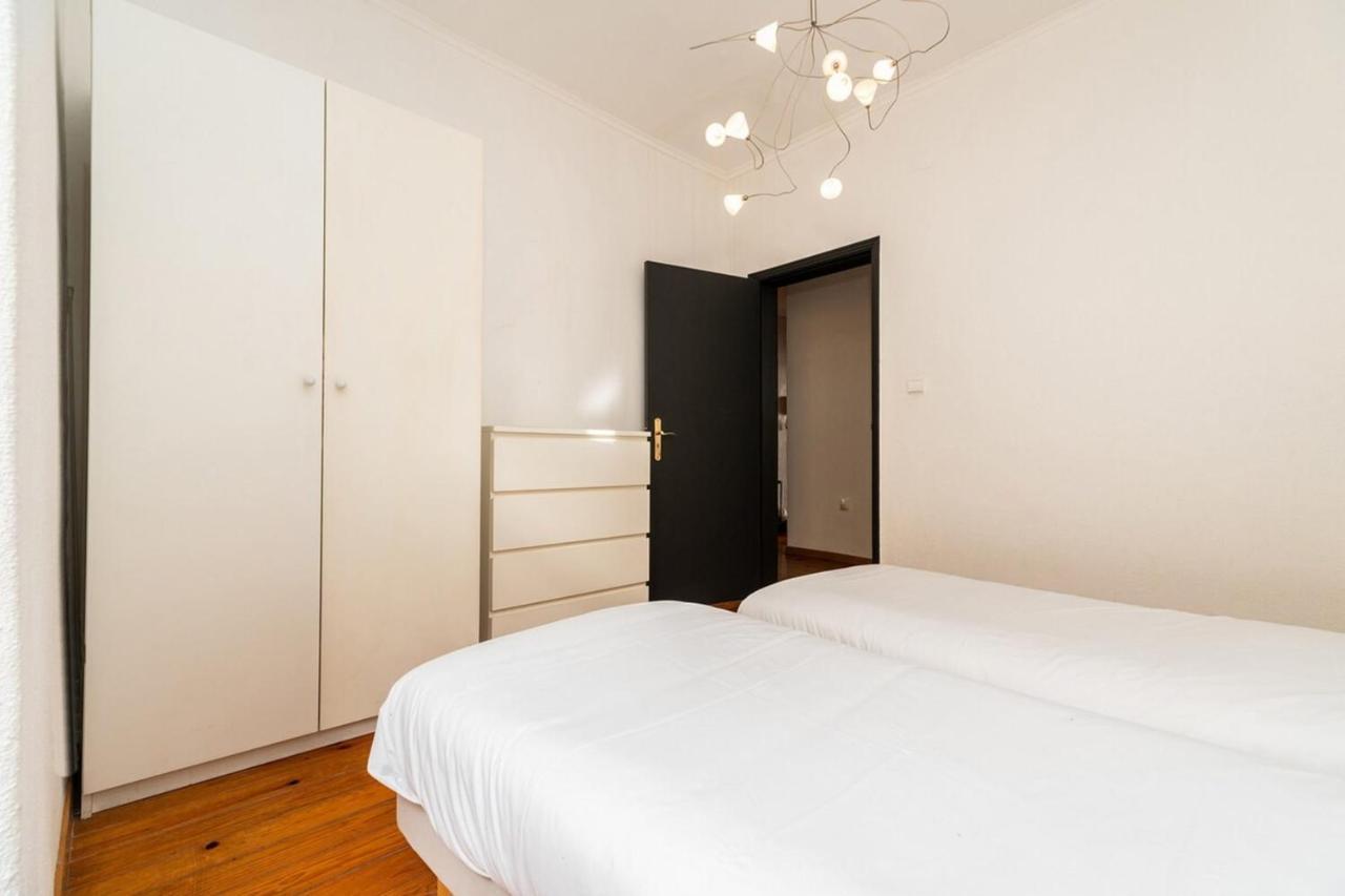 Charming 2 Bedroom Apartment Next To Praca Da Figueira Lisbona Esterno foto