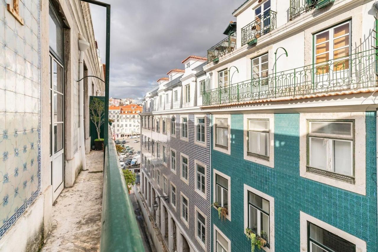 Charming 2 Bedroom Apartment Next To Praca Da Figueira Lisbona Esterno foto