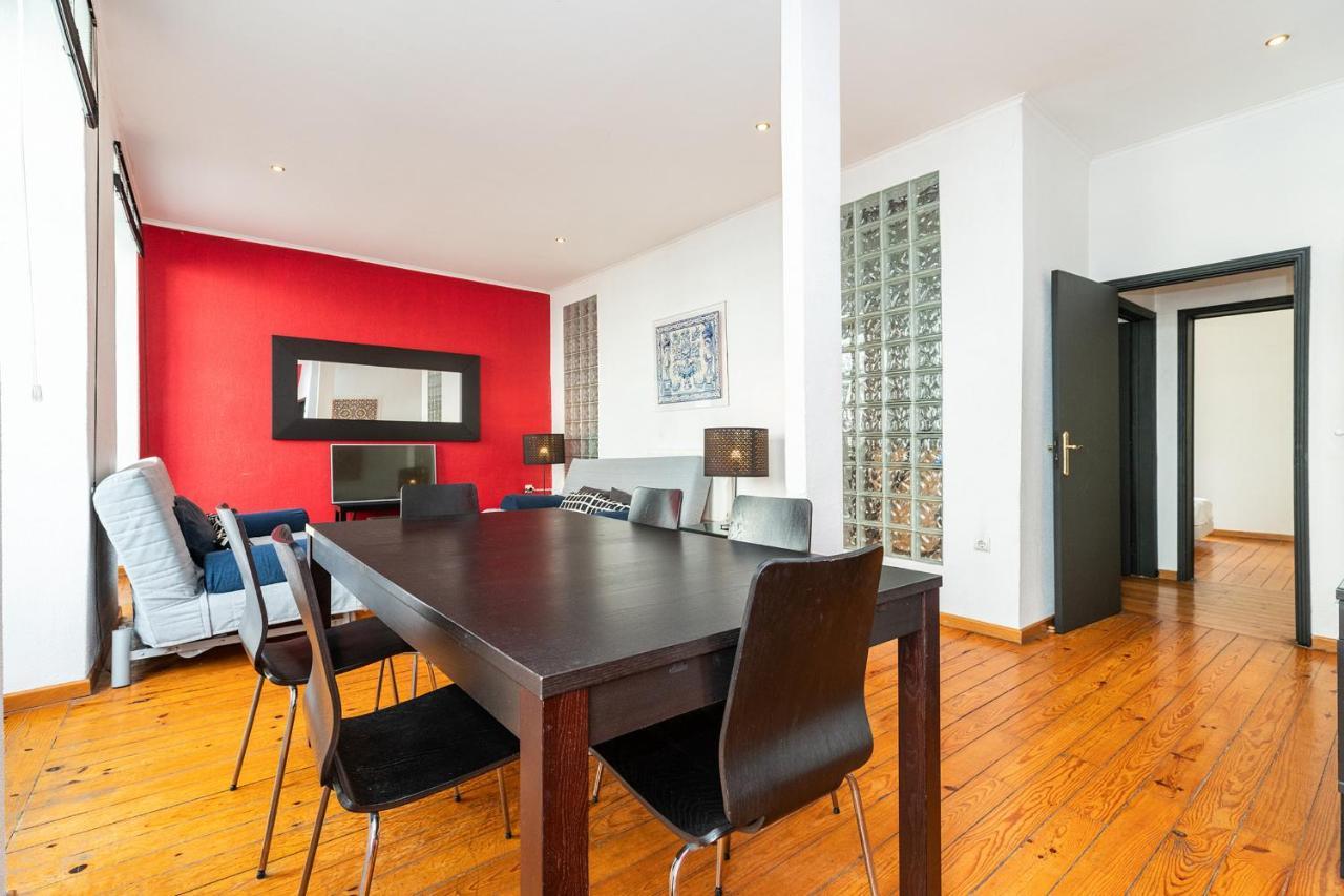 Charming 2 Bedroom Apartment Next To Praca Da Figueira Lisbona Esterno foto