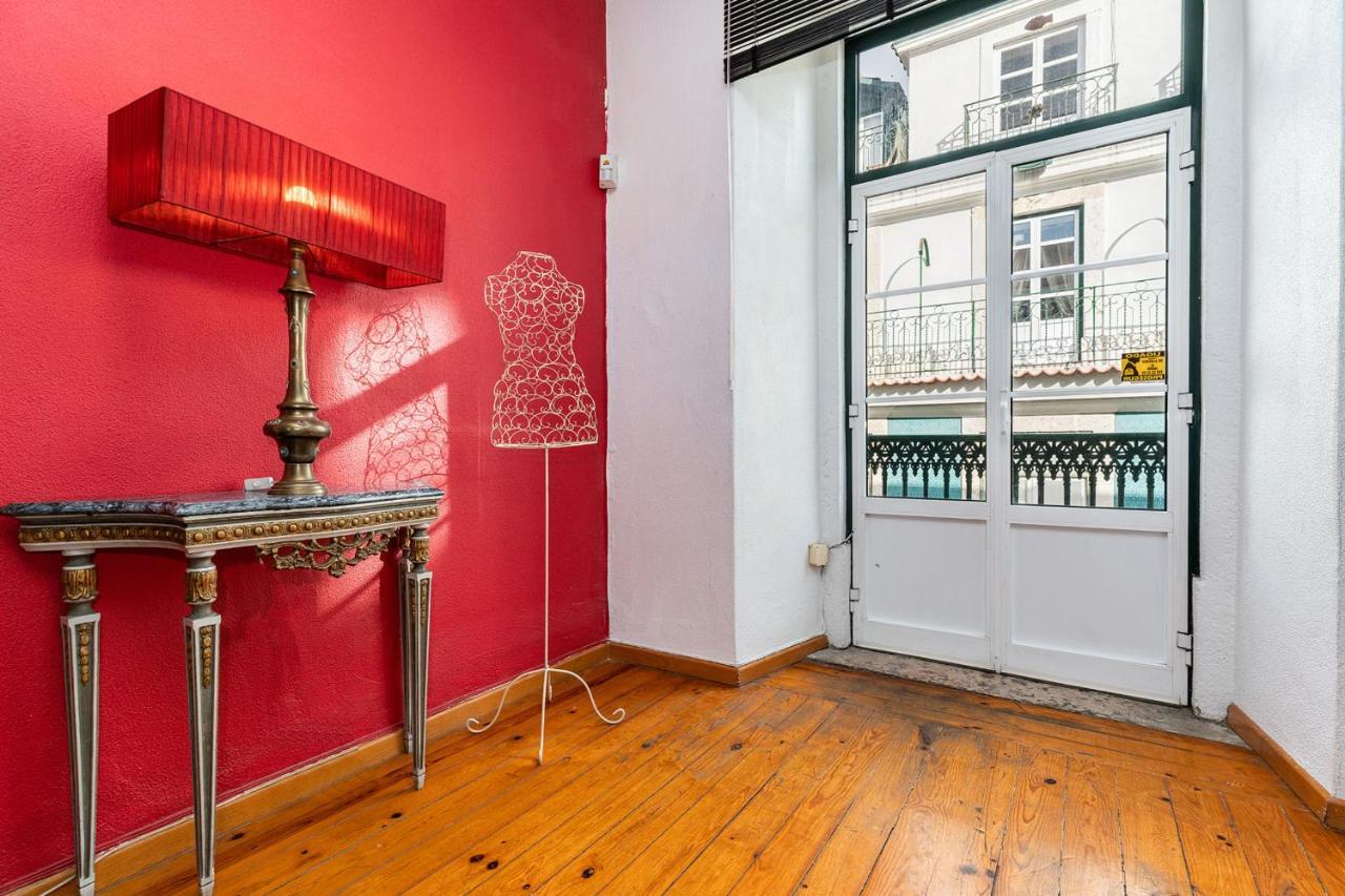 Charming 2 Bedroom Apartment Next To Praca Da Figueira Lisbona Esterno foto
